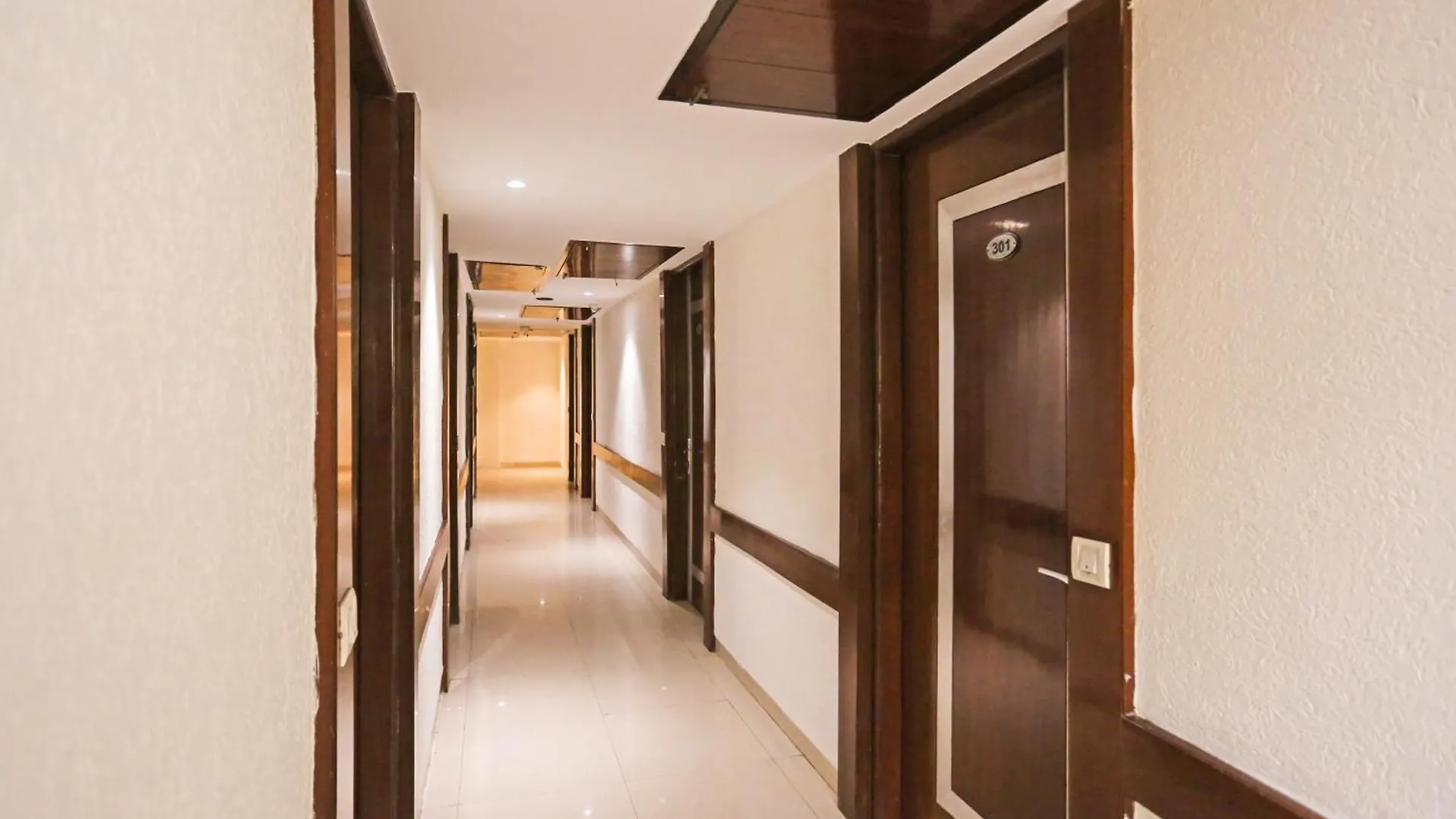 Hotel Silky Palace Near Igi Airportt New Delhi