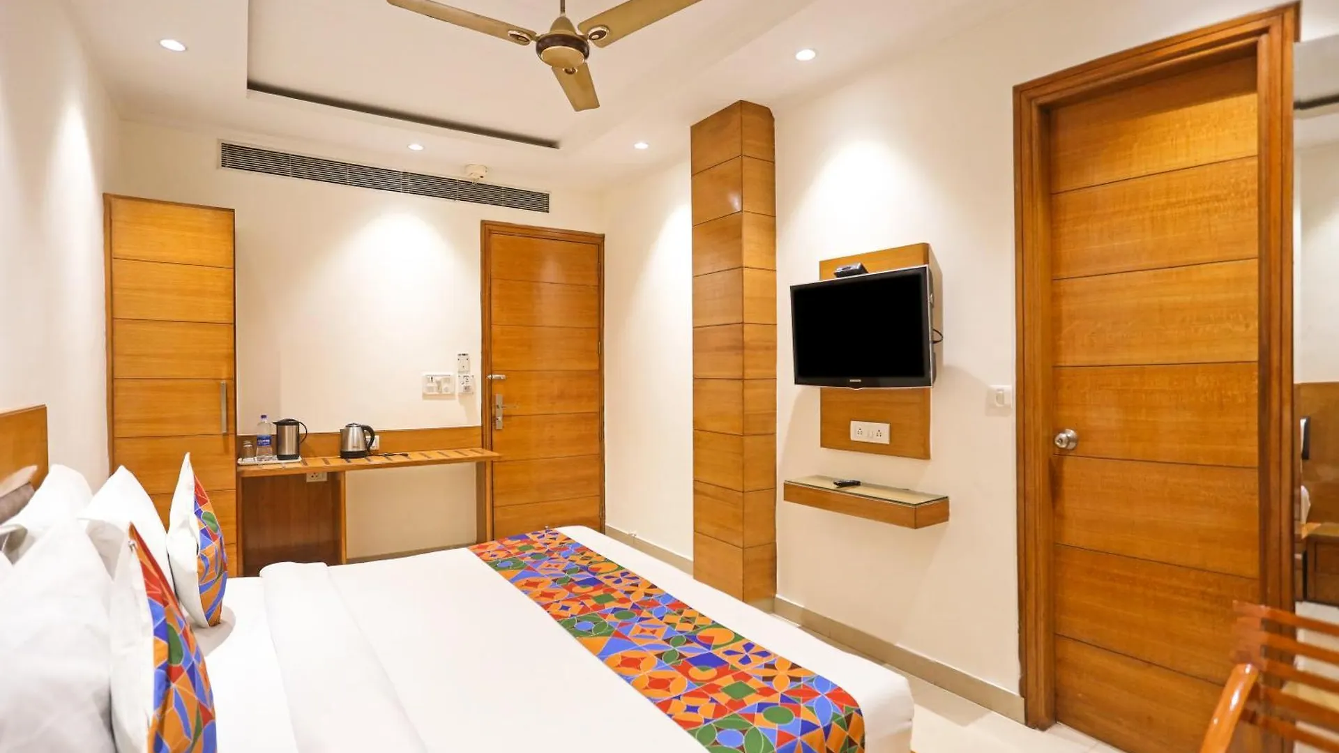 Hotel Silky Palace Near Igi Airportt New Delhi